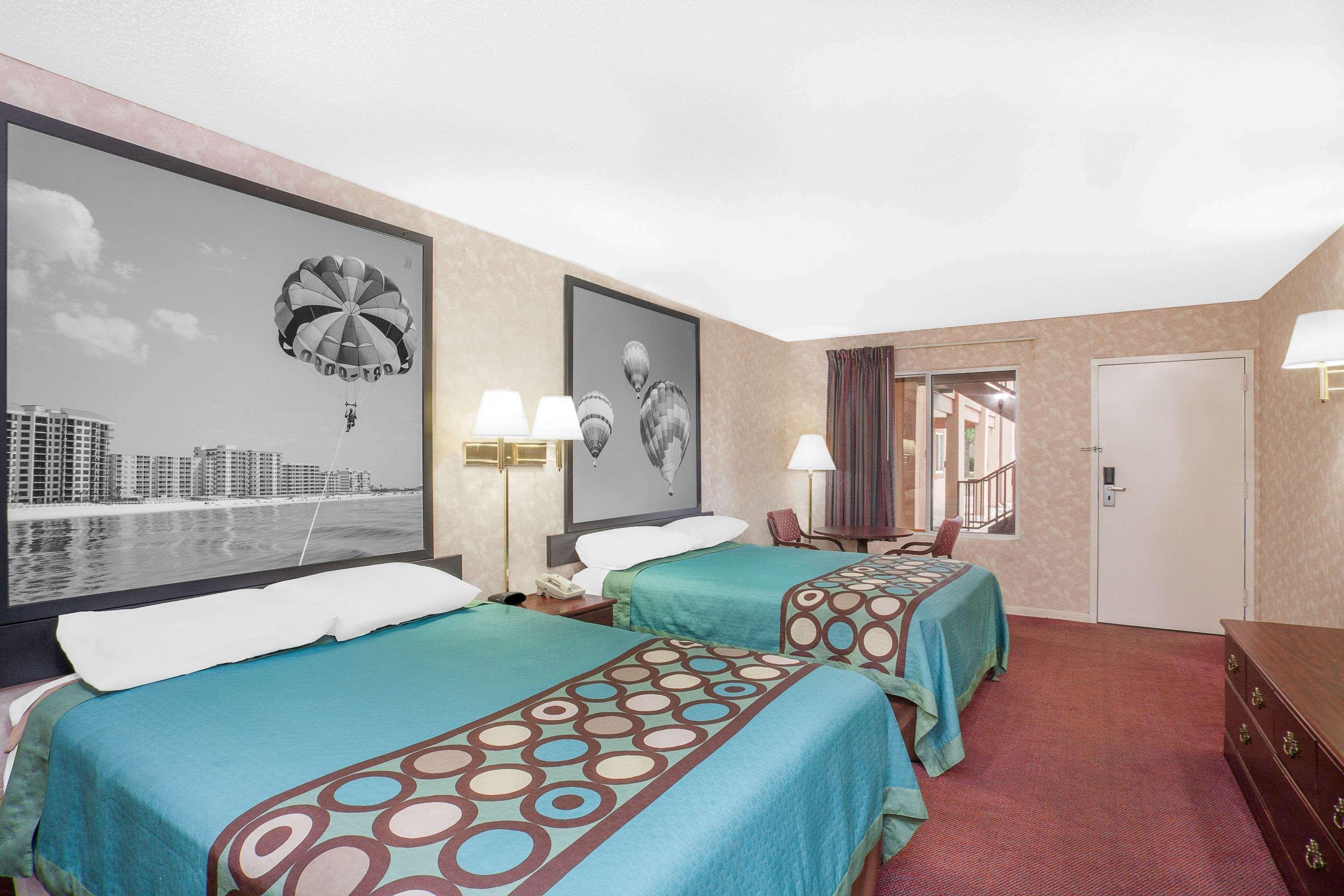 Super 8 By Wyndham Decatur Priceville Exterior photo