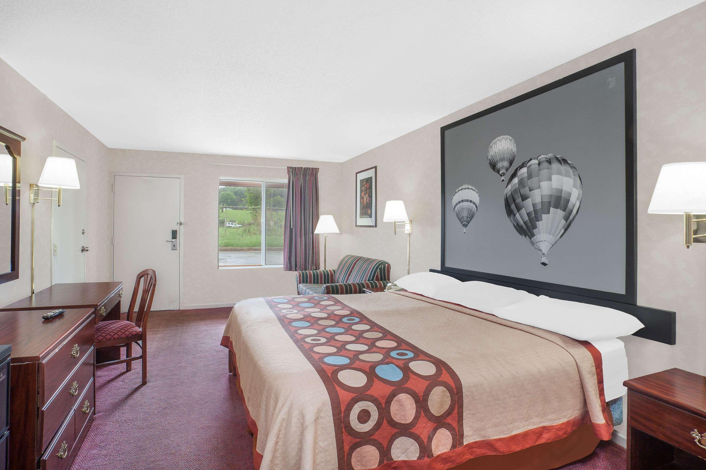 Super 8 By Wyndham Decatur Priceville Exterior photo
