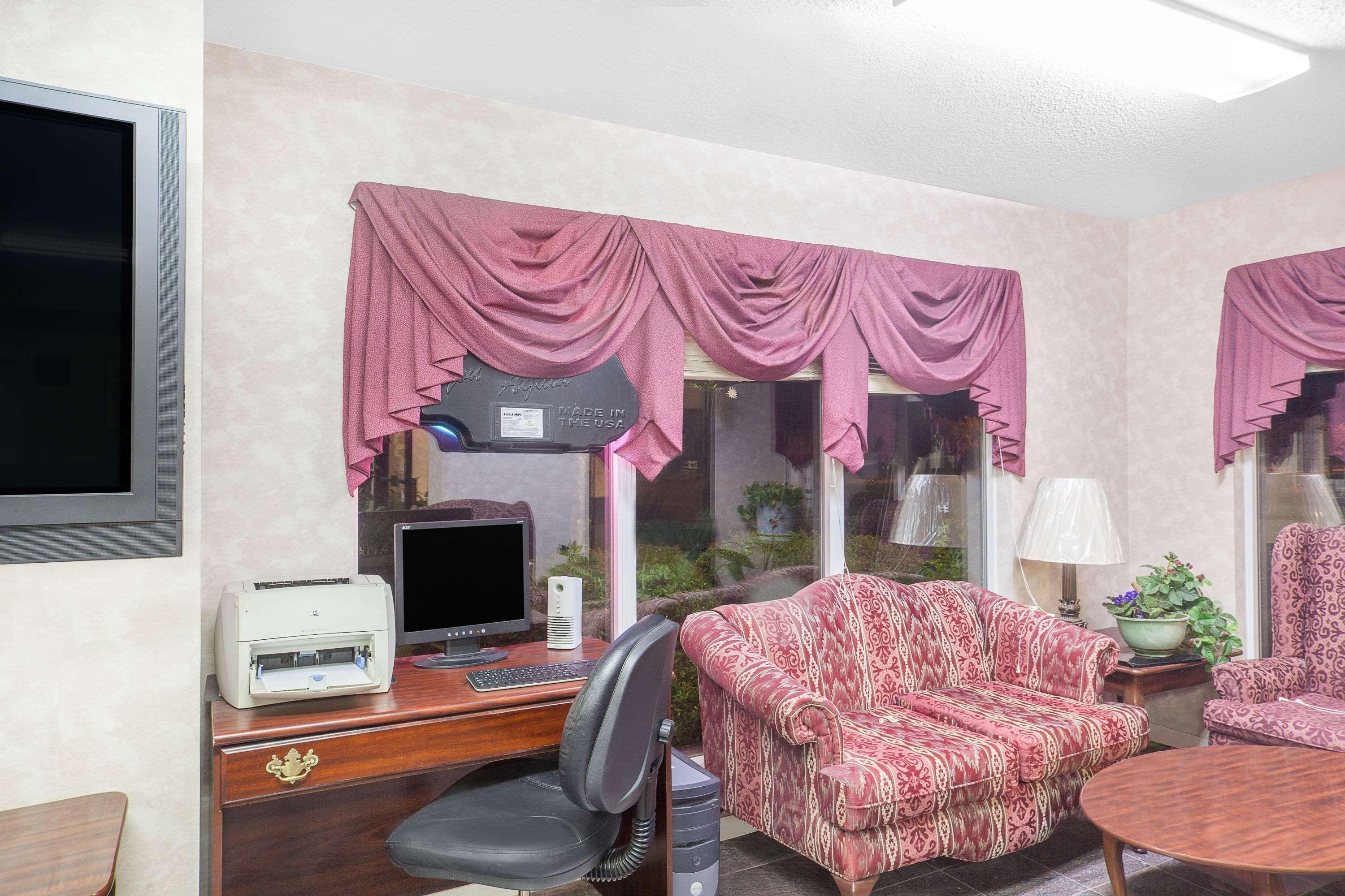 Super 8 By Wyndham Decatur Priceville Exterior photo