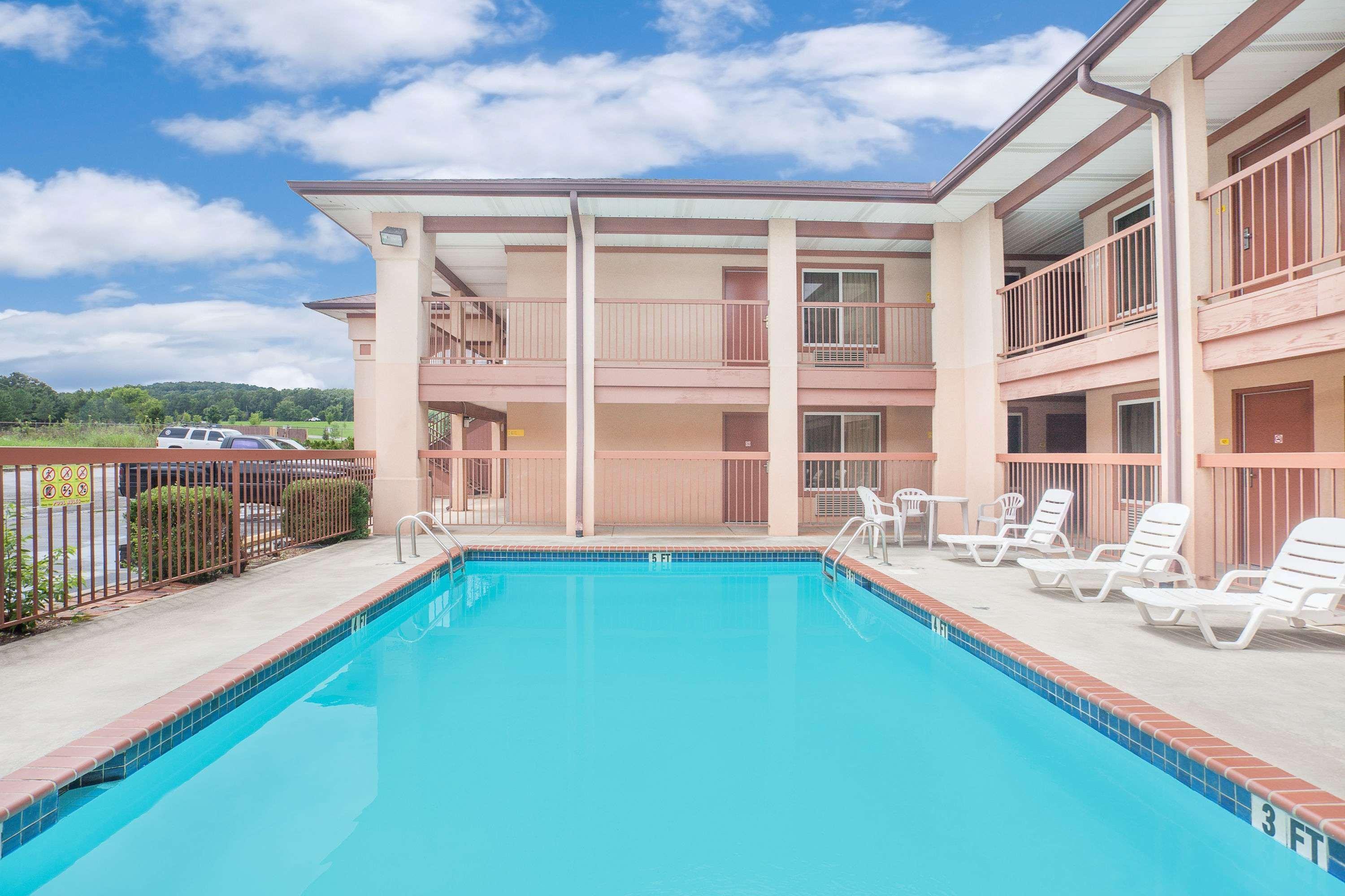 Super 8 By Wyndham Decatur Priceville Exterior photo