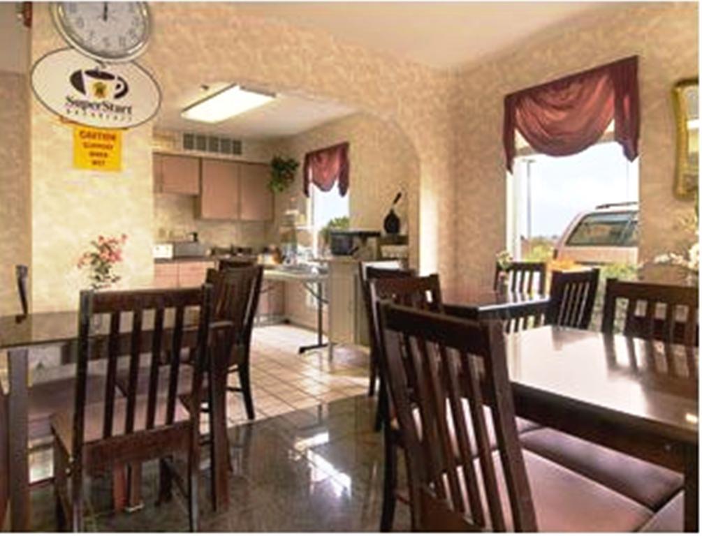 Super 8 By Wyndham Decatur Priceville Restaurant photo